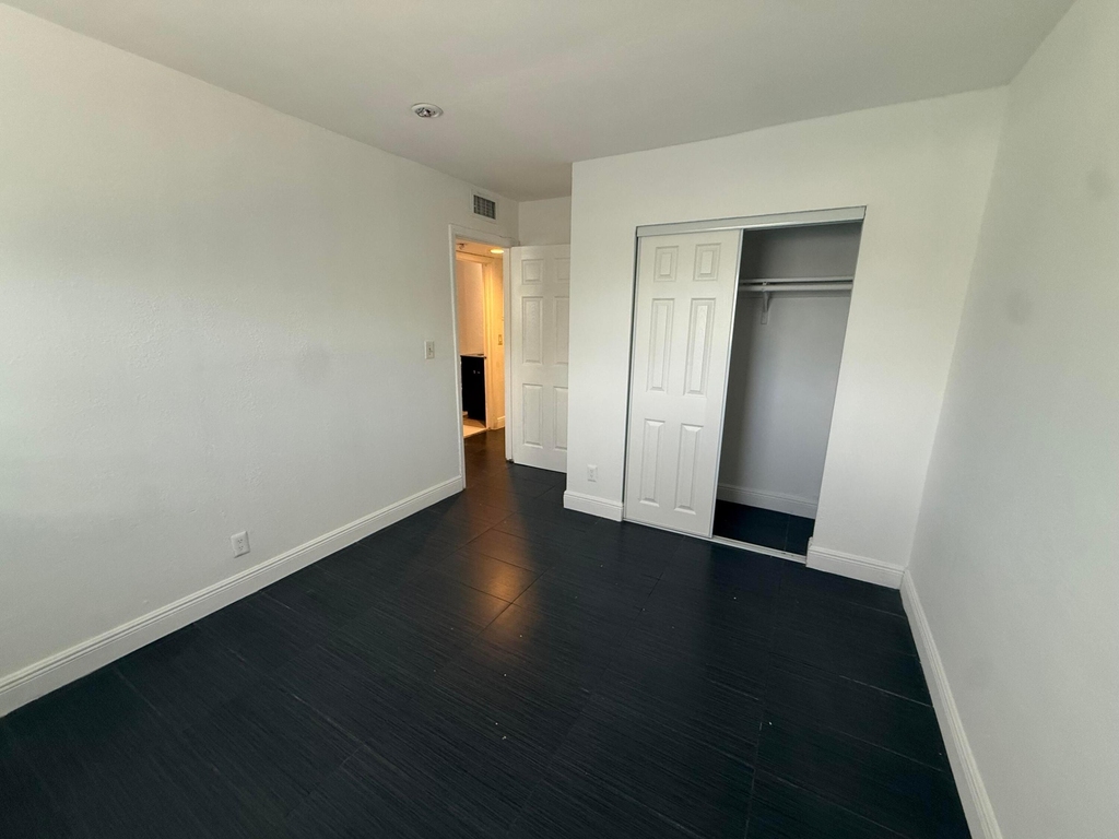 37 Sw 14th Street - Photo 5