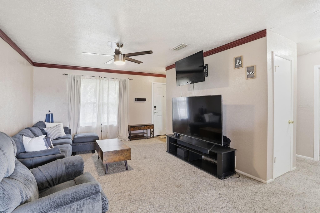 1813 Arkansas Street - Photo 6