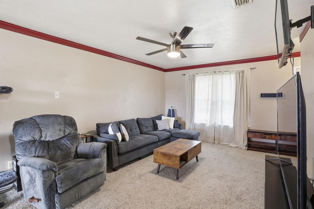 1813 Arkansas Street - Photo 5