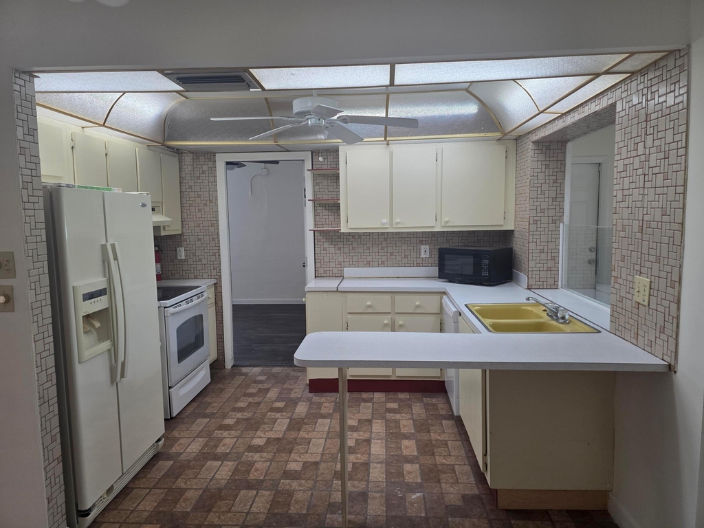 7195 Nw 9th Court - Photo 13