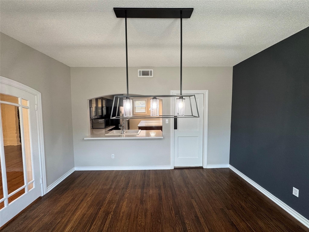 2565 Shirley Avenue - Photo 3