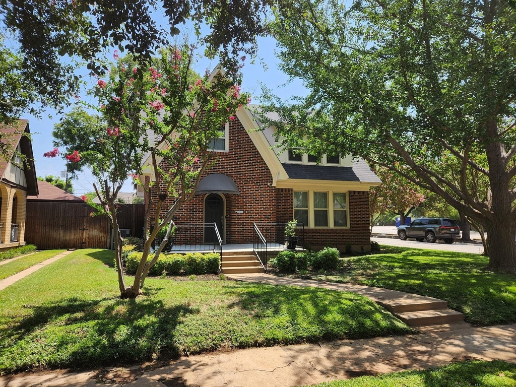 2565 Shirley Avenue - Photo 0