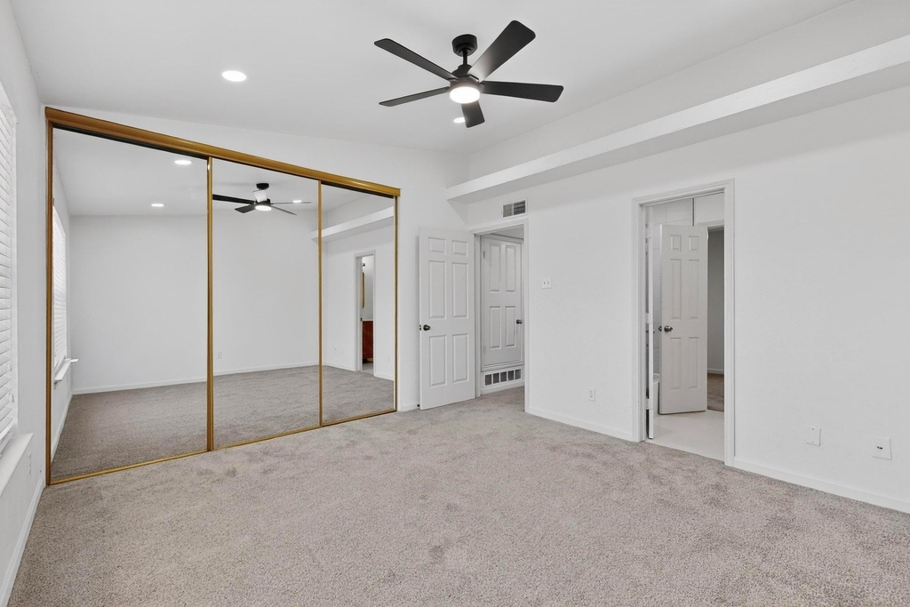925 Cedar Terrace - Photo 20