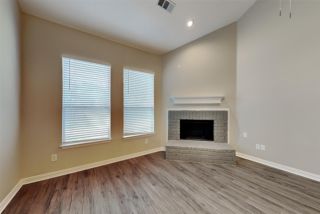 2839 Park Place Drive - Photo 1