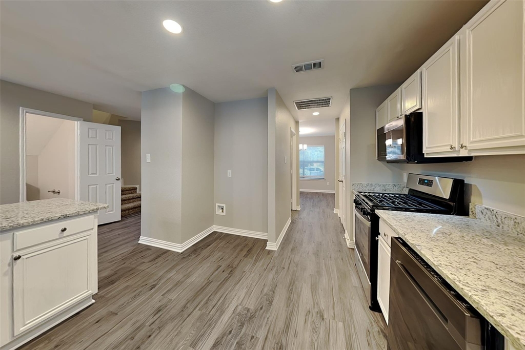 2839 Park Place Drive - Photo 2