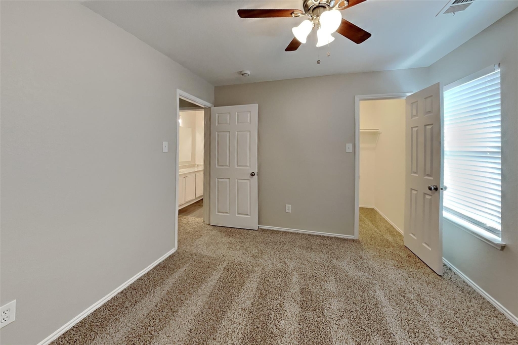 2839 Park Place Drive - Photo 12