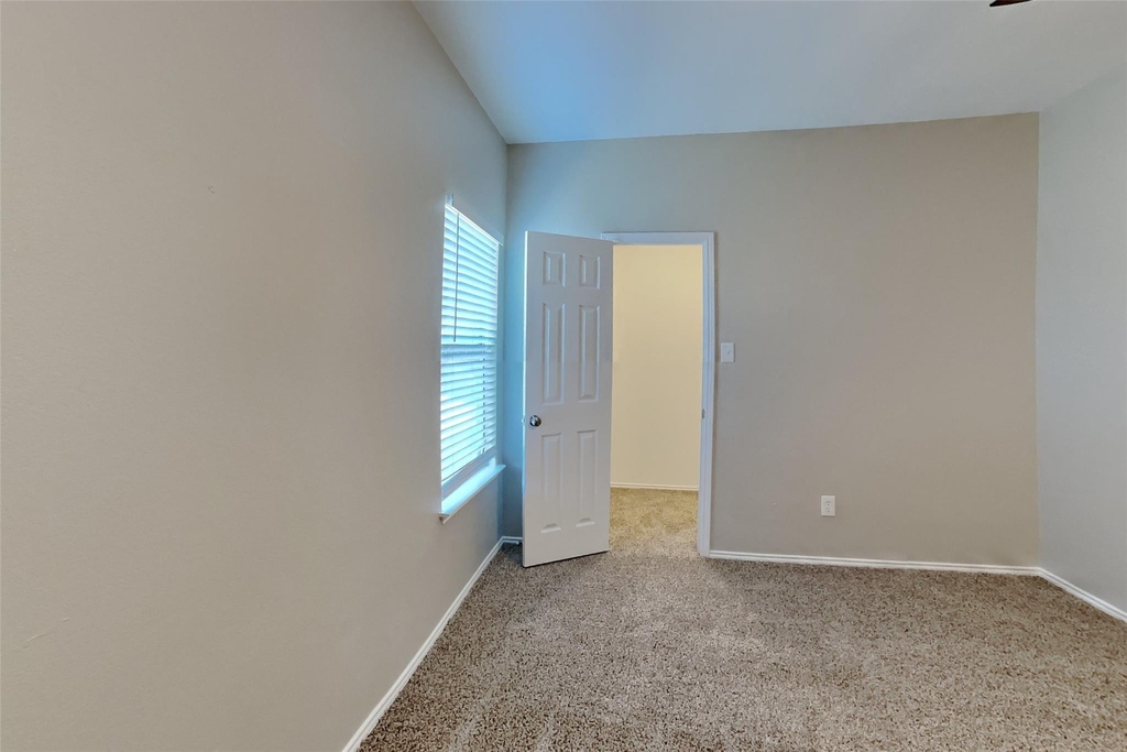 2839 Park Place Drive - Photo 9