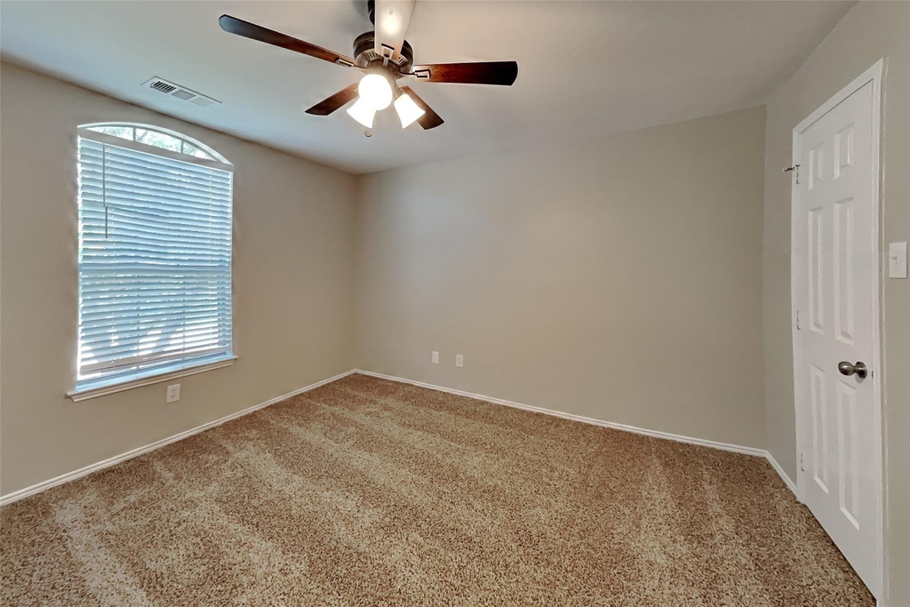 2839 Park Place Drive - Photo 14