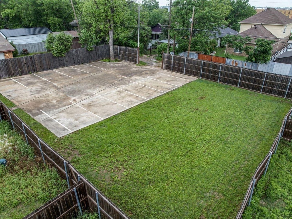 2406 Ross Avenue - Photo 12