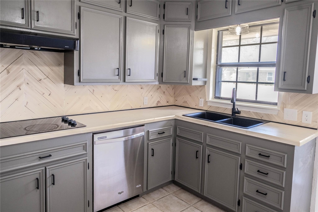 1333 Friars Street - Photo 14