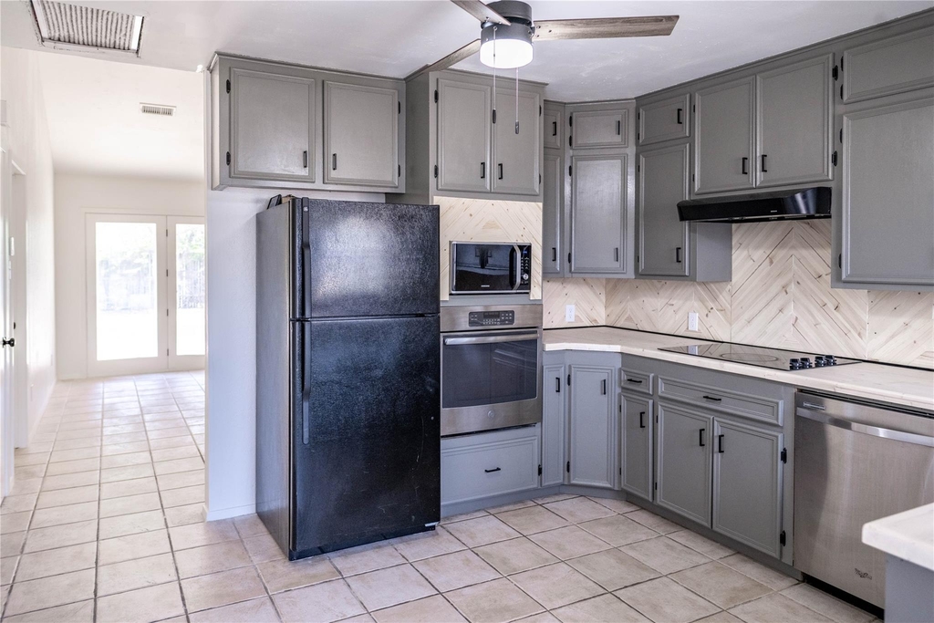 1333 Friars Street - Photo 11