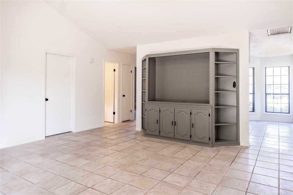 1333 Friars Street - Photo 6
