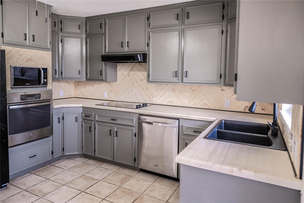 1333 Friars Street - Photo 12