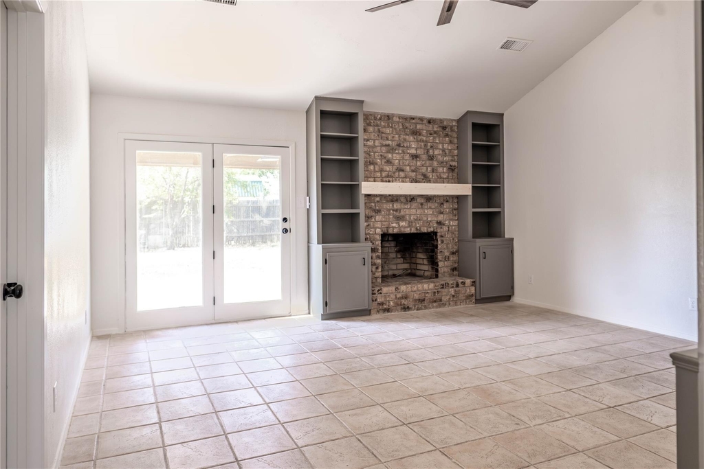 1333 Friars Street - Photo 3