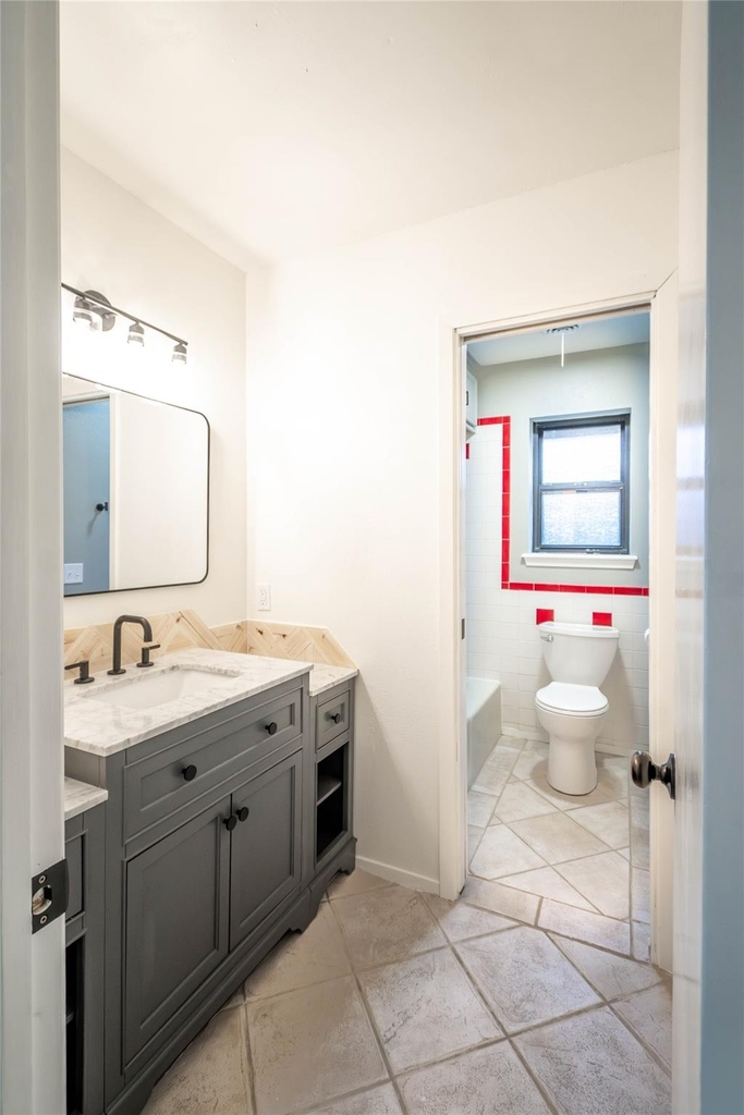 1333 Friars Street - Photo 19