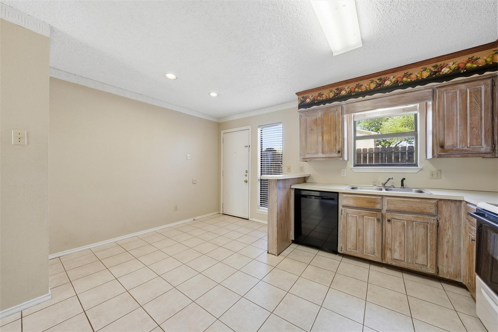 1371 S 11th Street - Photo 11