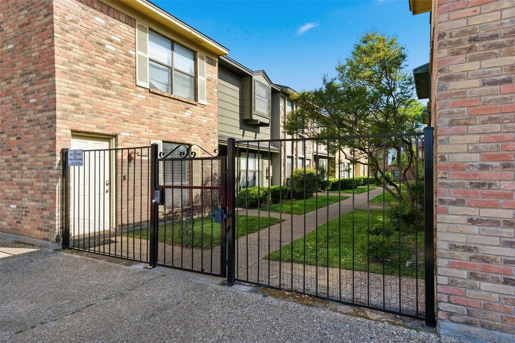 1371 S 11th Street - Photo 23