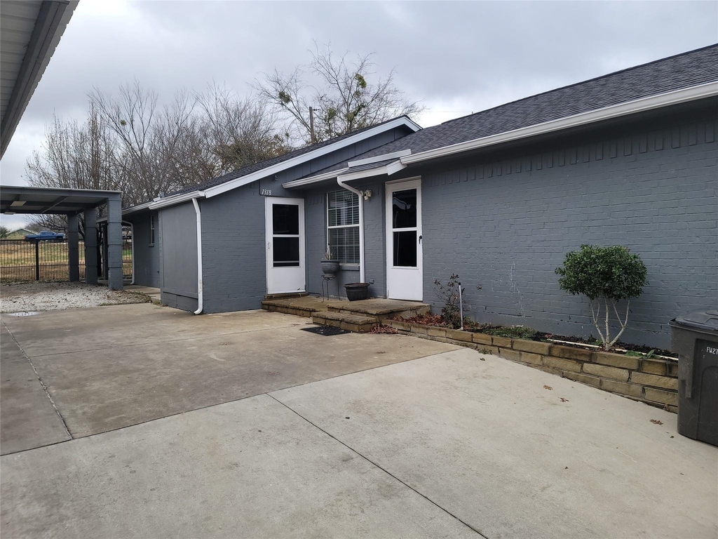 1316 Blodgett Avenue - Photo 2