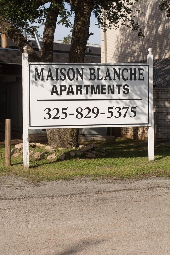2800 Sayles Boulevard - Photo 0
