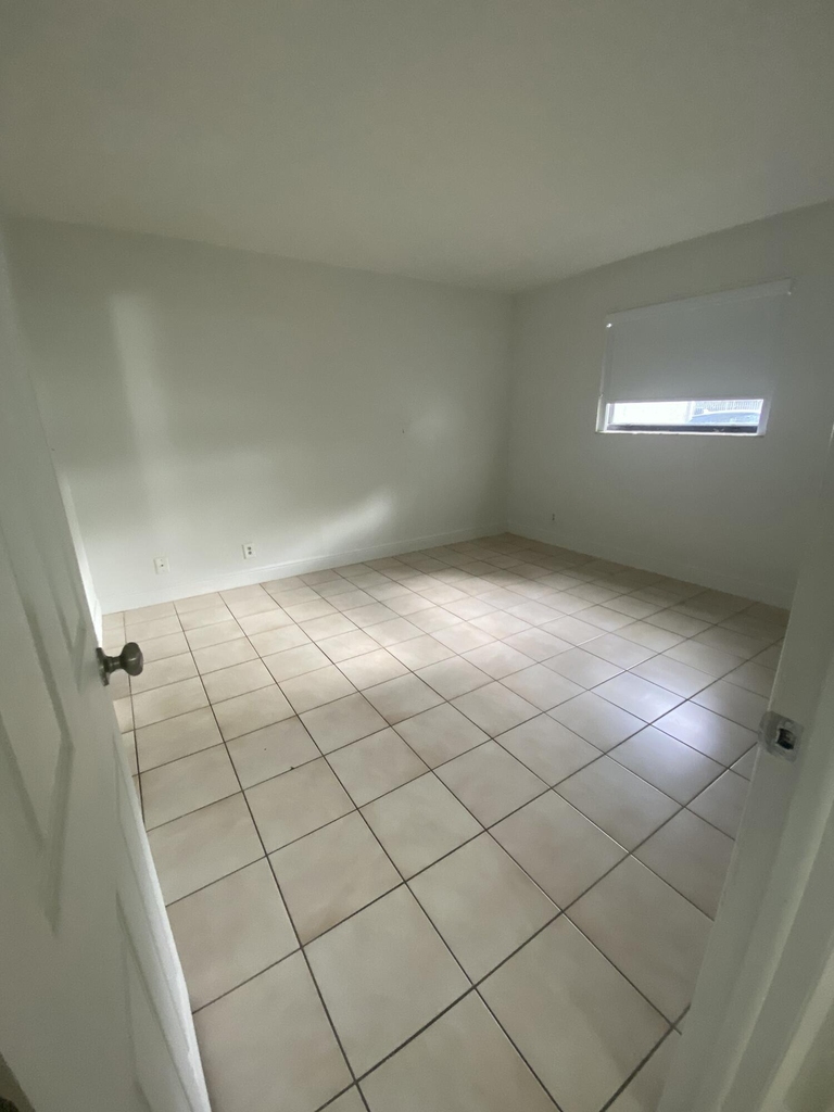 8185 Nw 7th Street - Photo 9