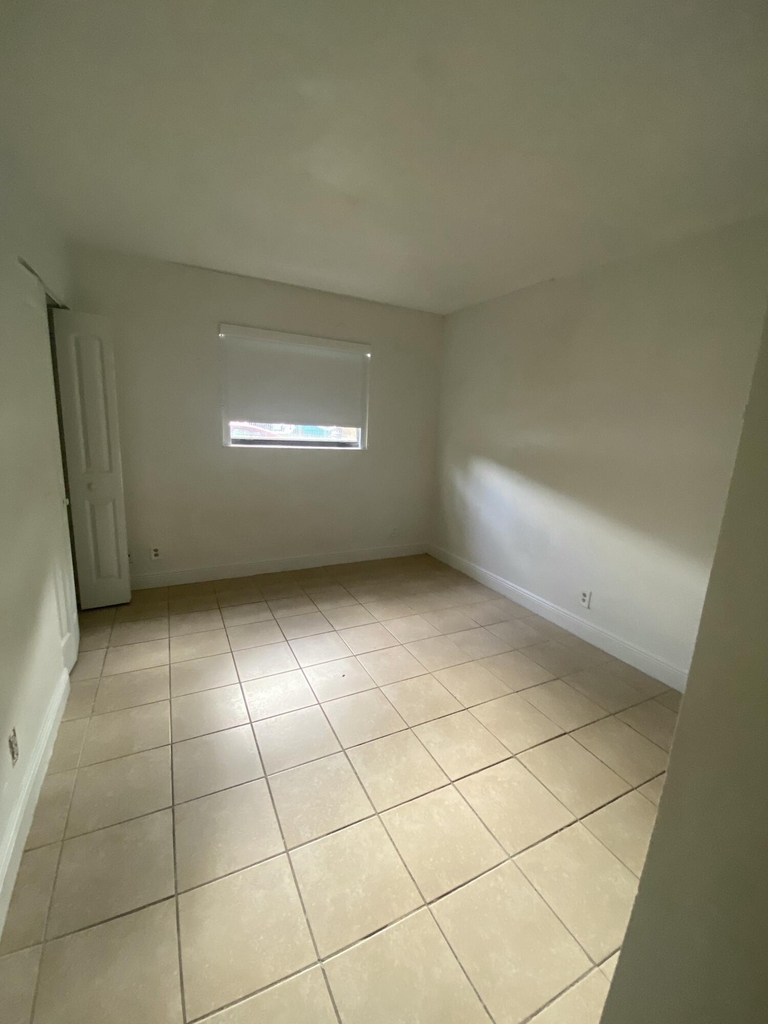 8185 Nw 7th Street - Photo 12
