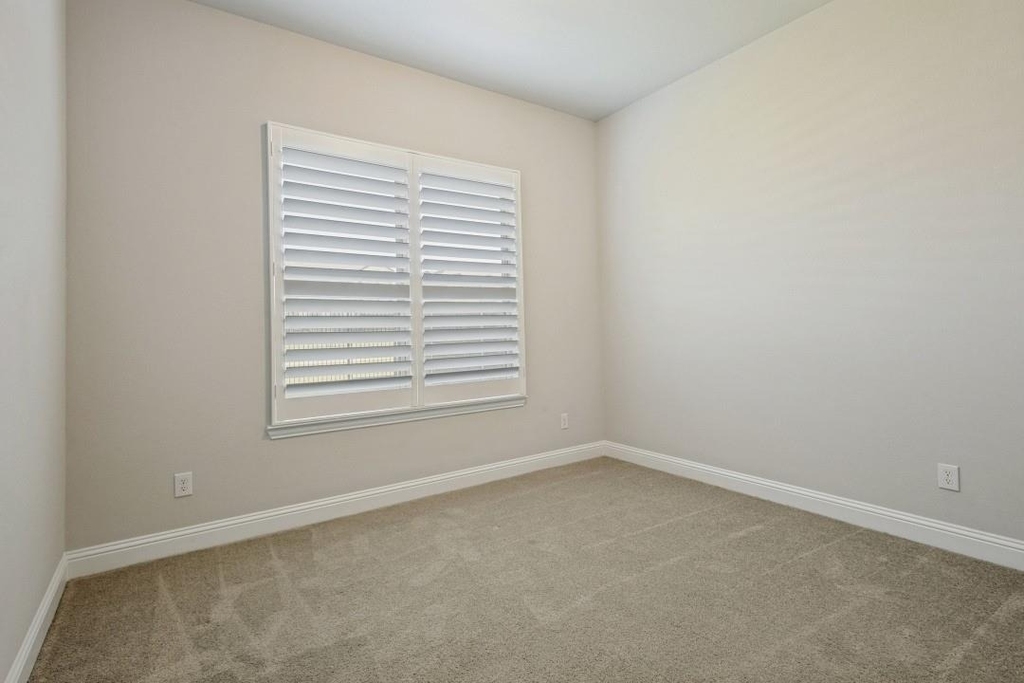 603 Warner Drive - Photo 8