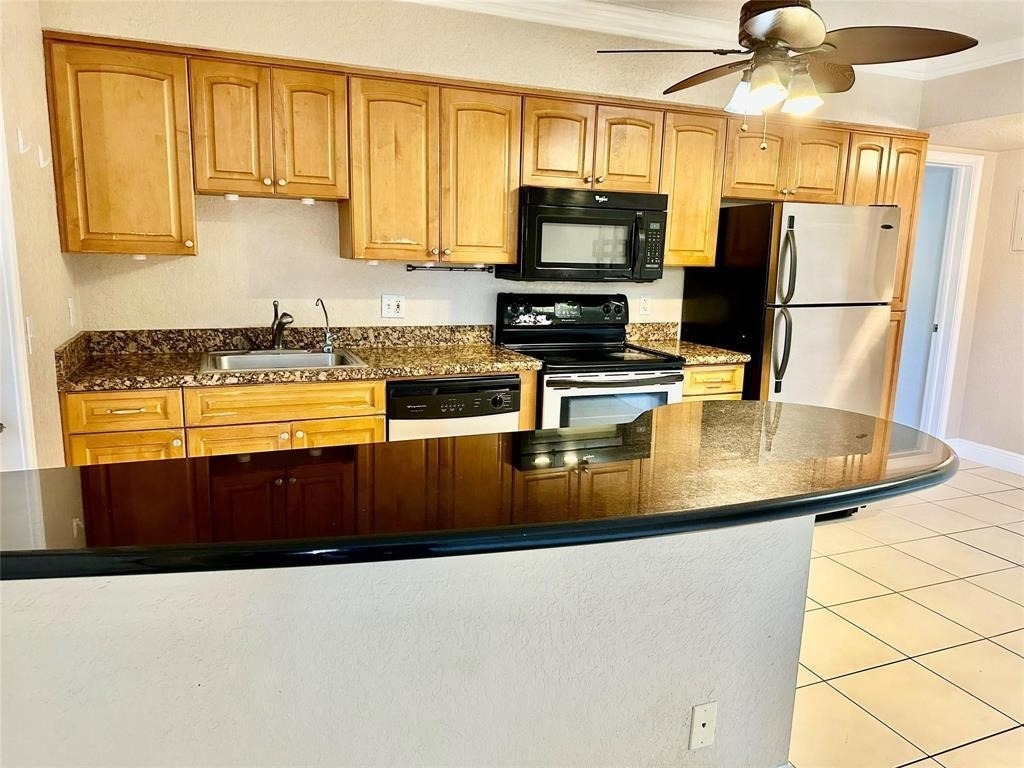 2190 Se 5th Street - Photo 12