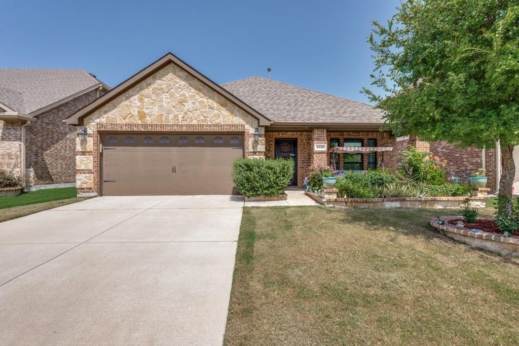 2920 Brazos Drive - Photo 0