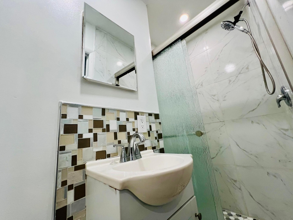 3387 Nw 37th Avenue - Photo 3