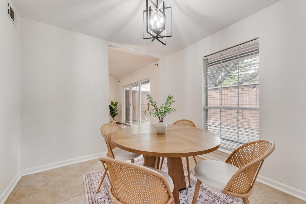 7492 E Northwest Highway - Photo 3