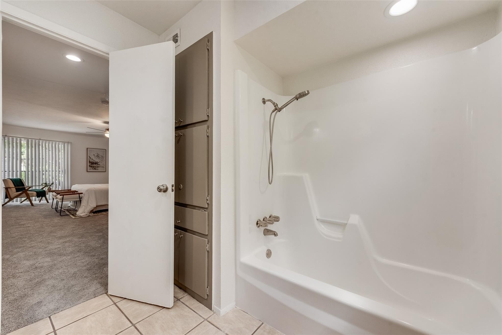 7492 E Northwest Highway - Photo 9