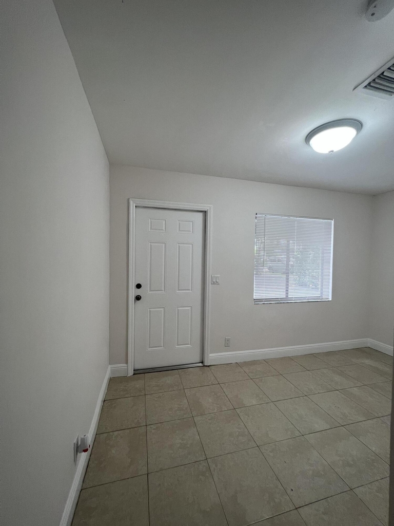 508 57th Street - Photo 3