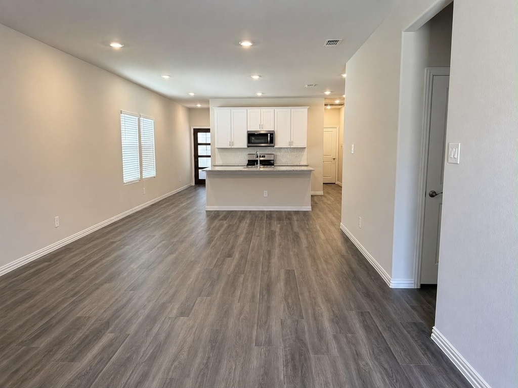 205 Travine Drive - Photo 3