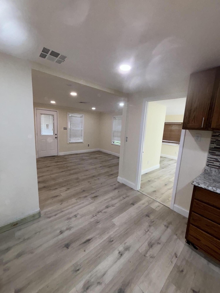 1717 Linwood Avenue - Photo 3