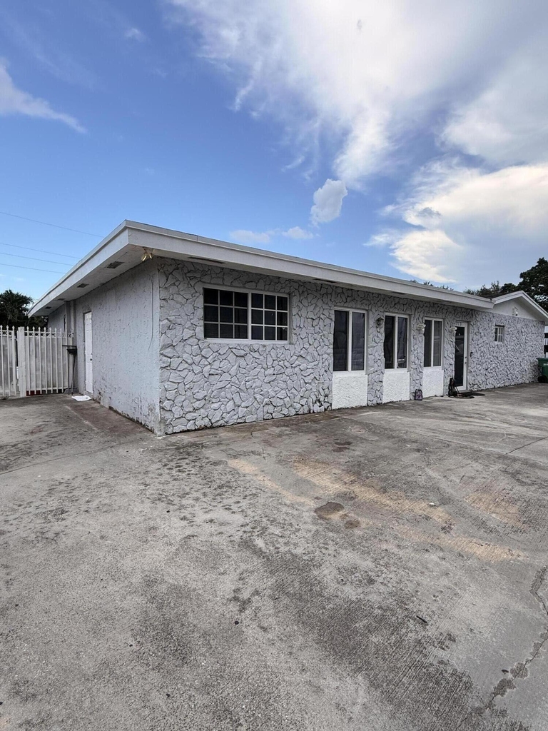17131 Nw 44th Avenue - Photo 8