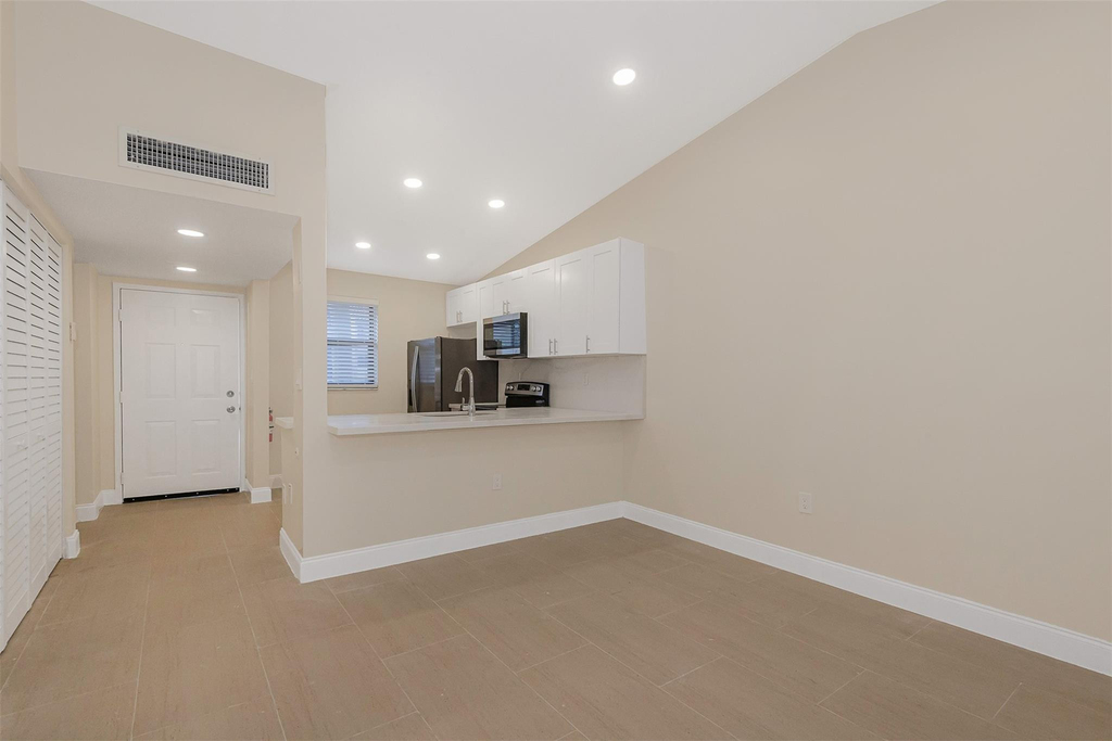 9951 Nob Hill Place - Photo 4