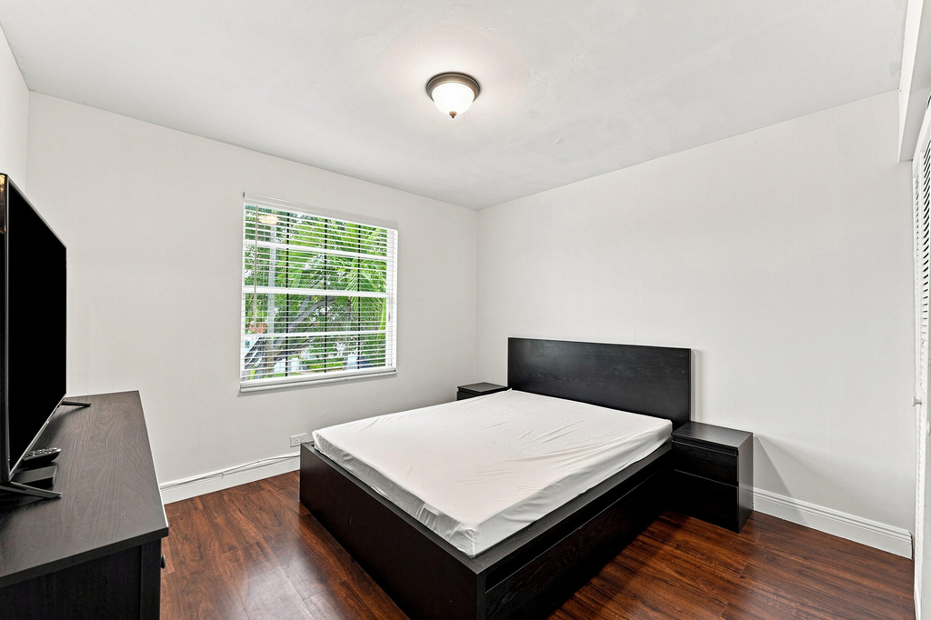 1115 Sw 180th Terrace - Photo 6