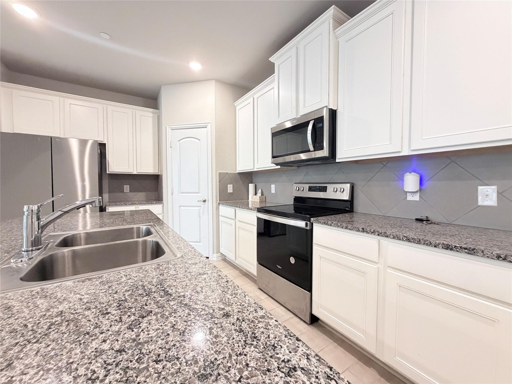 2871 Baneberry Lane - Photo 7