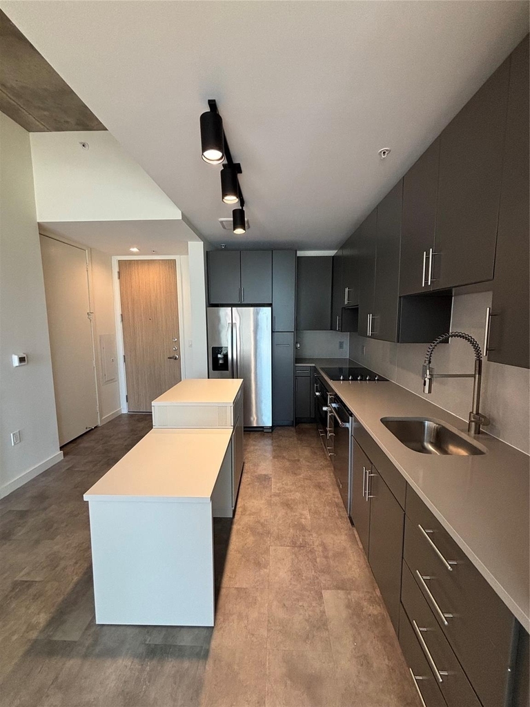 1801 N Pearl Street - Photo 1