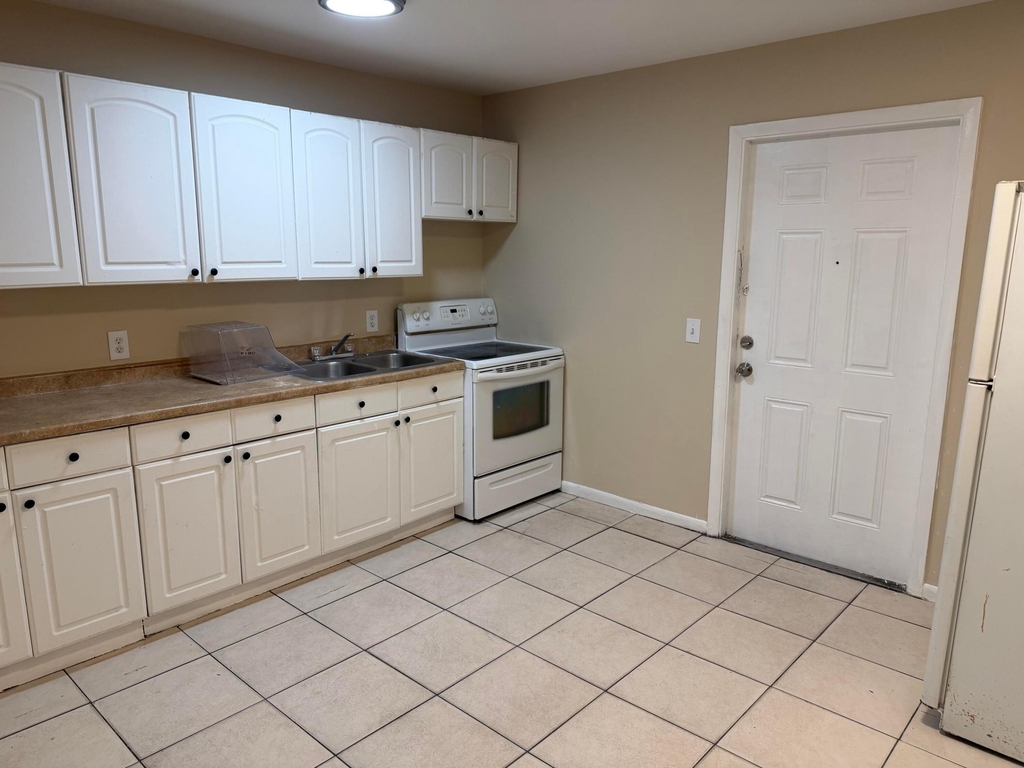 3778 Nokomis Avenue - Photo 5