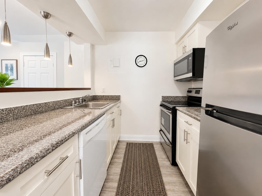 3226 Ne 12th Street - Photo 2