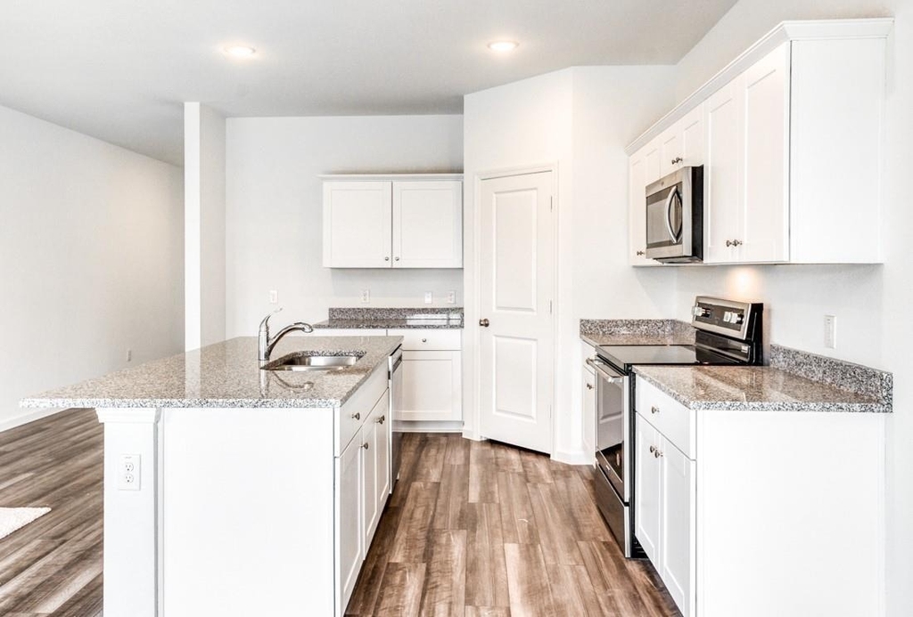 720 Holly Street - Photo 3