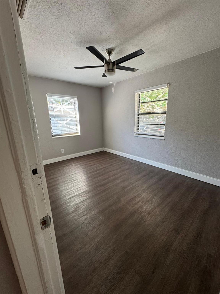 1408 Nw 1st Avenue - Photo 6