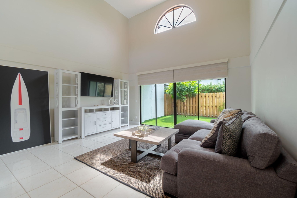 13547 Fountain View Boulevard - Photo 4