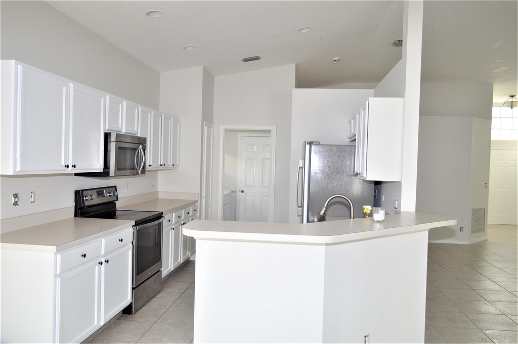 880 Nw Waterlily Place - Photo 1