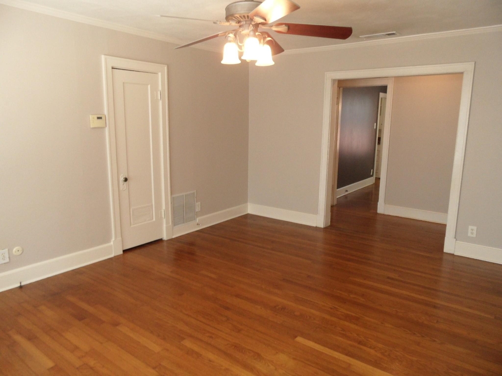 1523 Hollywood Avenue - Photo 19