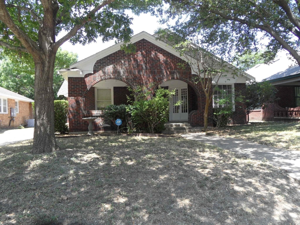1523 Hollywood Avenue - Photo 28