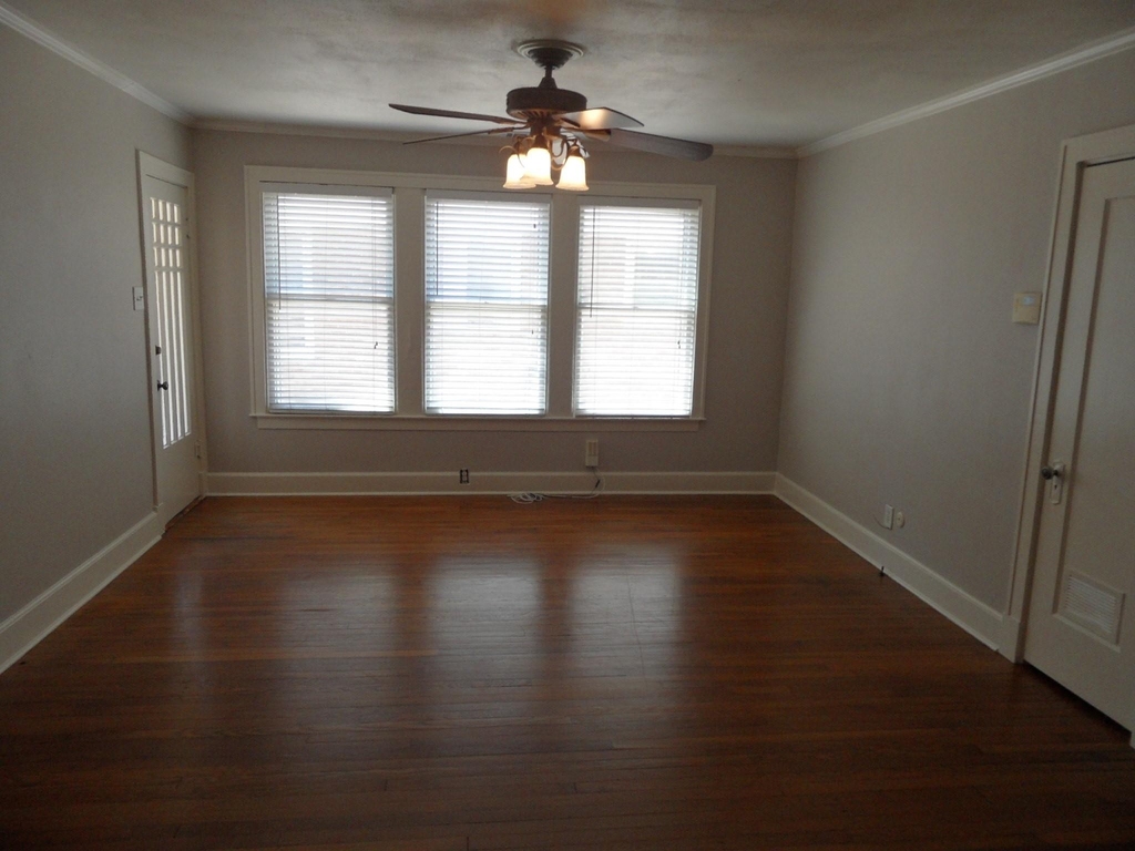 1523 Hollywood Avenue - Photo 17