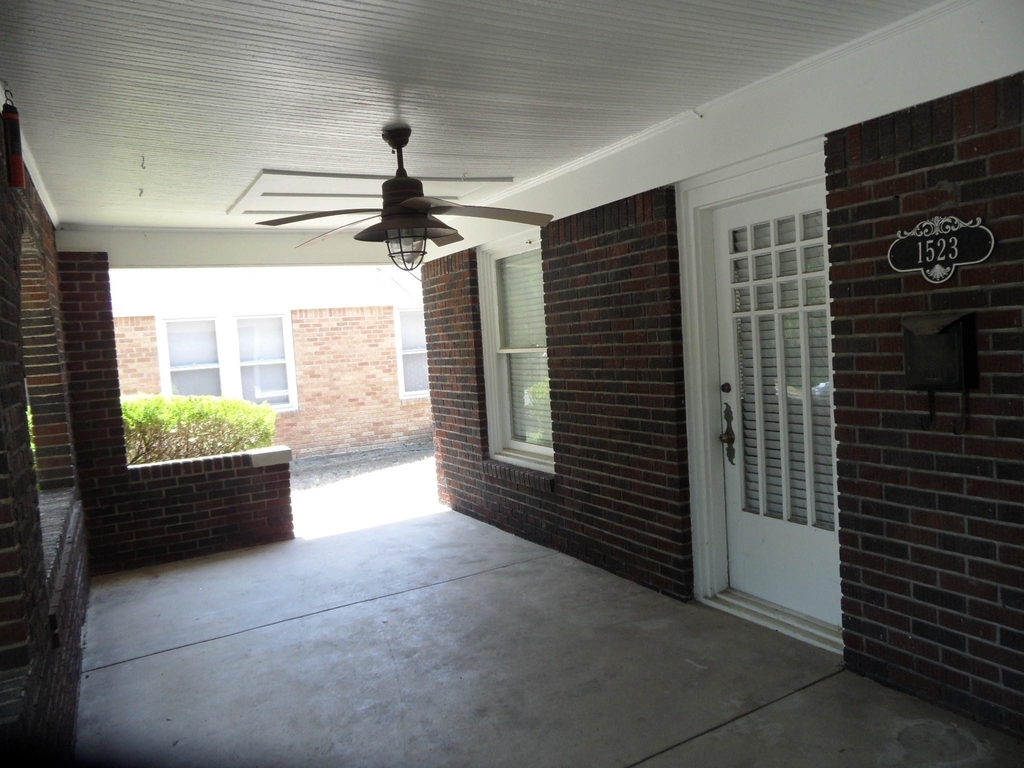 1523 Hollywood Avenue - Photo 3