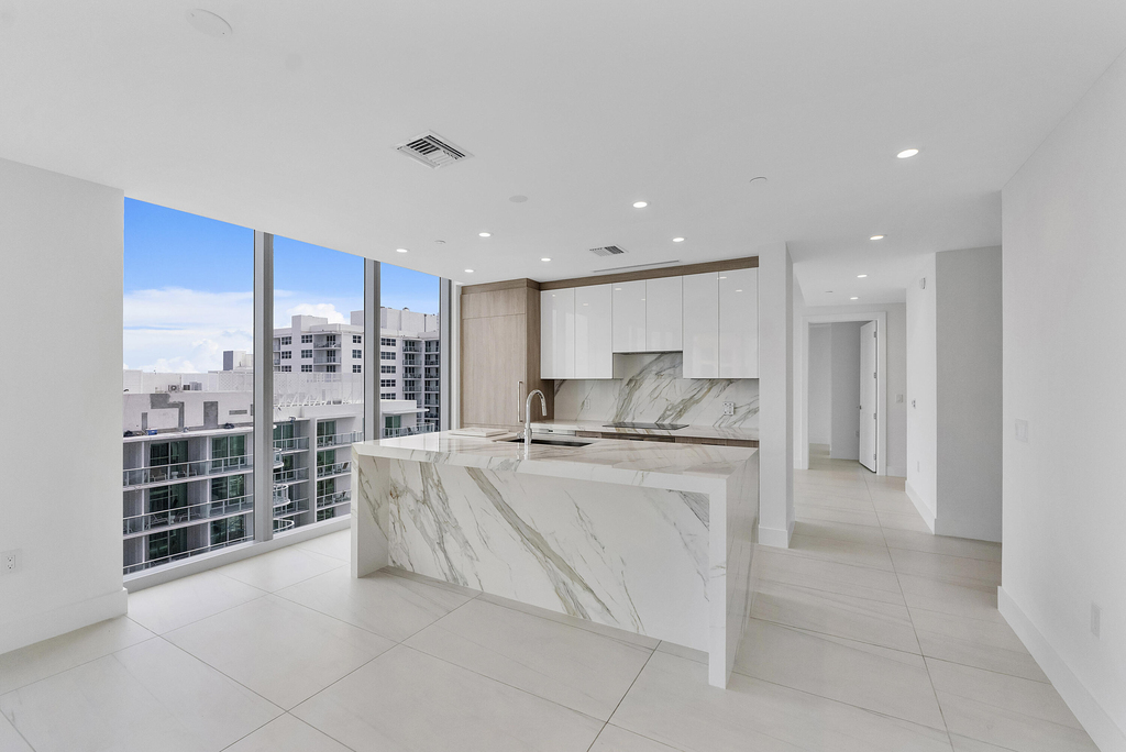 151 N Seabreeze Boulevard - Photo 2